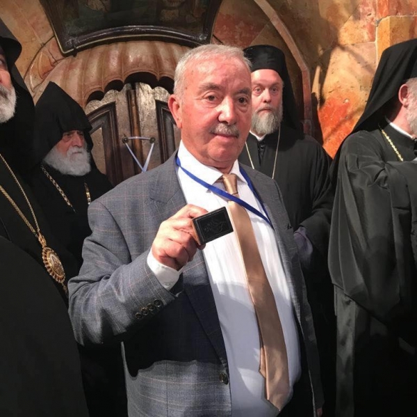 Mr. Wajeeh Nuseibeh, holding the seal to Christ&#039;s Tomb in the Church of the Holy Sepulcher, on the eve of Orthodox Easter and the Holy Fire.