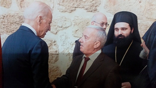 Wajeeh Yacoub Nuseibeh receiving the Vice President of America Joe Biden at the Church of the Holy Sepulcher . (March 26th , 2016)